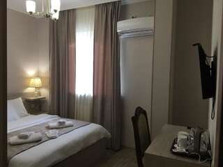 Отель Hotel Triston Тбилиси Семейный номер-5