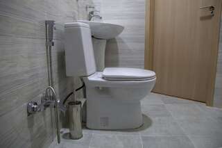 Отель Hotel Triston Тбилиси Стандартный трехместный номер-15