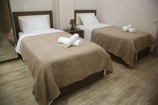 Отель Hotel Triston Тбилиси Бюджетный двухместный номер с 2 отдельными кроватями, без окна-5